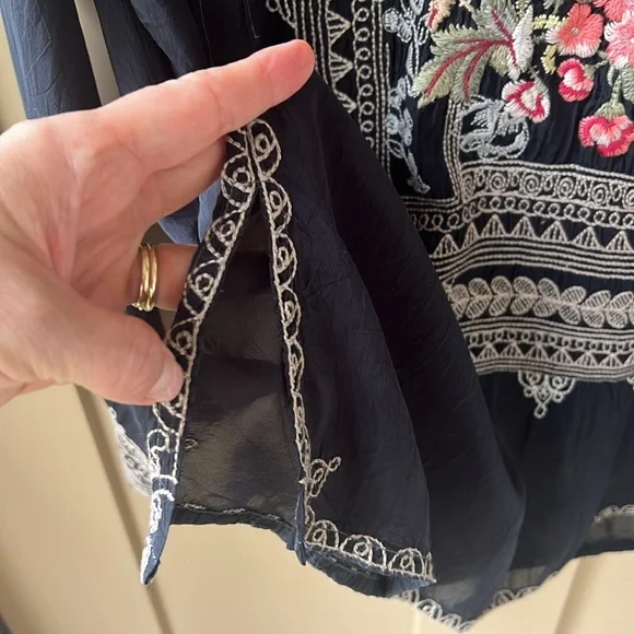 Johnny Was Meadow Embroidered Longline Tunic Blouse. Long Sleeve Black Roomy S - Picture 6 of 11